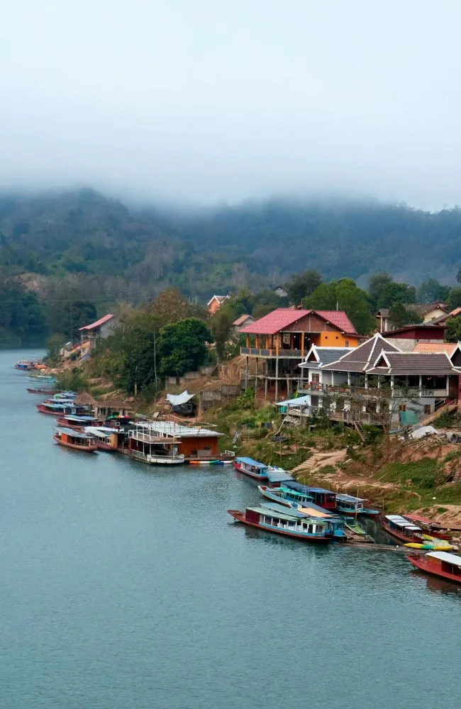 650x1000 slide tour_card-laos (3)_result