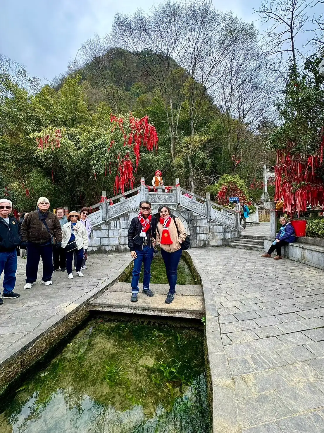 LINE_ALBUM_กล้องชายระวีร์ บ่อน้ำเทวดา-สะพานกระจก3_result