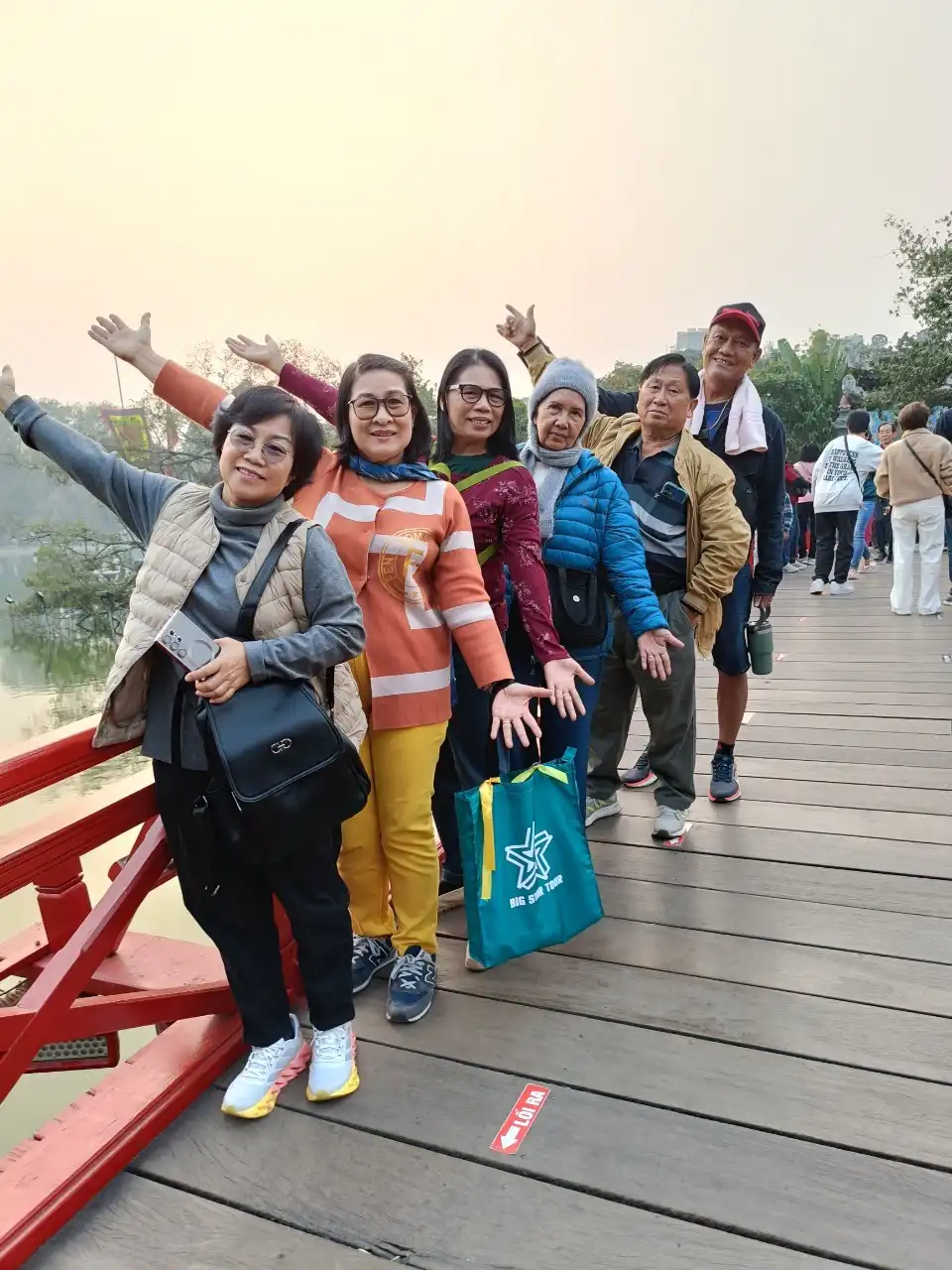 explore-hanoi-sapa-misty-mountains-dec-2024h (25)